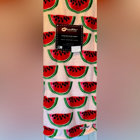 LUV BETSEY ultra soft plush throw - Picture 1 of 2